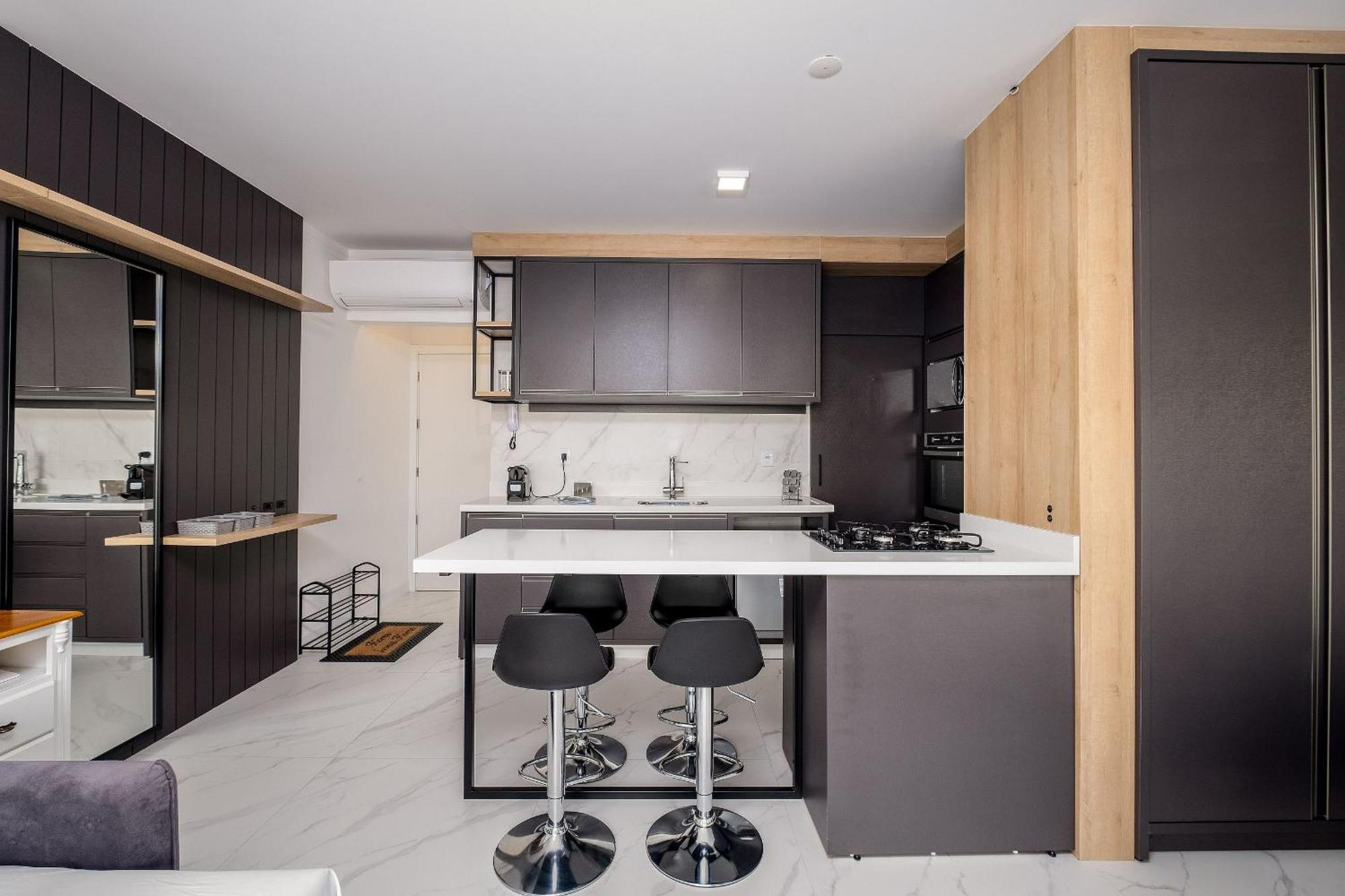 Apartamento Alto Padrao Pe Na Areia Em Floripa Irb205 *